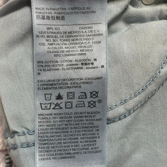 Levi Strauss Signature Jean denim shorts frayed distressed style  size 2- W26 - Picture 6 of 14